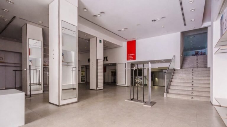 Pelayo Capital compra a Inditex un local de 1.500 m2 en la calle Torreiro de A Coruña