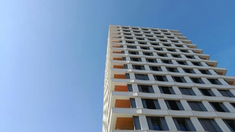 Los precios de la vivienda suben un 12,9% en 2025 y cierran el año en máximos