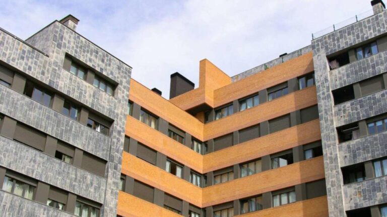 La firma de hipotecas aumenta un 9% interanual en marzo, la mayor subida en este periodo en 16 años